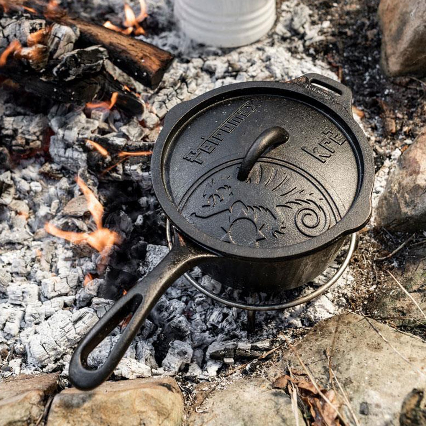 Petromax - Casserole en fonte avec couvercle kr2