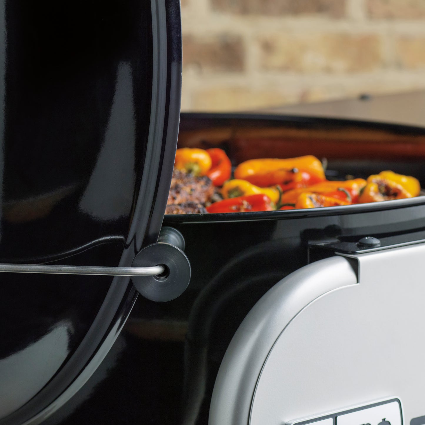 Weber - Barbecue au charbon Performer Premium 22 po - Noir