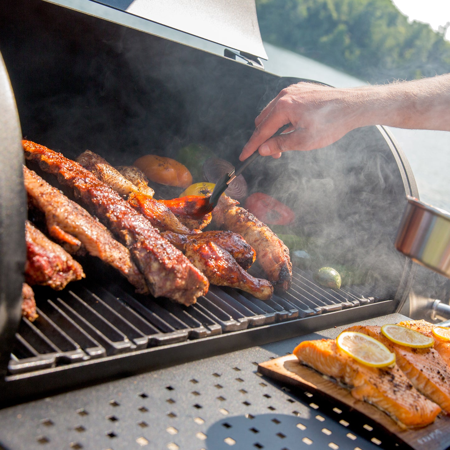 Broil King - Barbecue au charbon Regal Smoker Offset 500