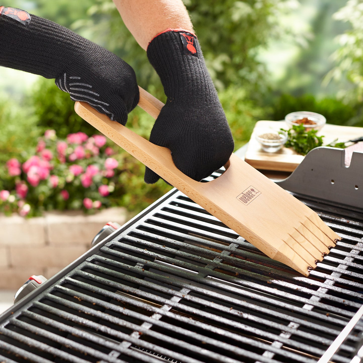 Weber - Grattoir en bois pour barbecue