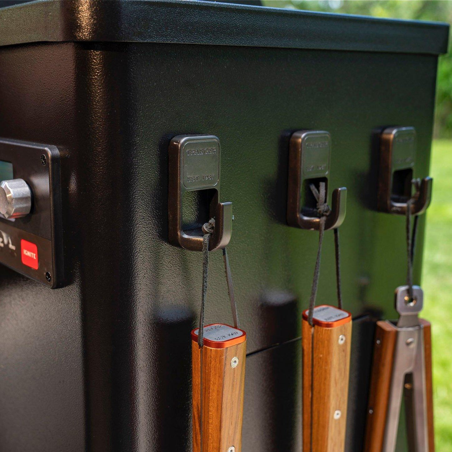 Traeger - Crochets magnétiques pour outils de barbecue