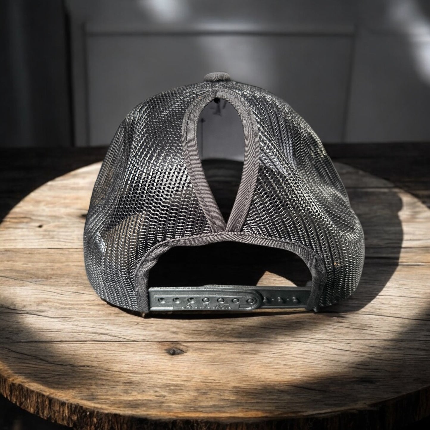 Inspiration Western - Casquette Inspiration Western Noire avec filet noir à l'arrière, coupe Pony tail