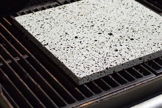 Grillstone - Tuile de cuisson en pierre volcanique 12 x 12 po