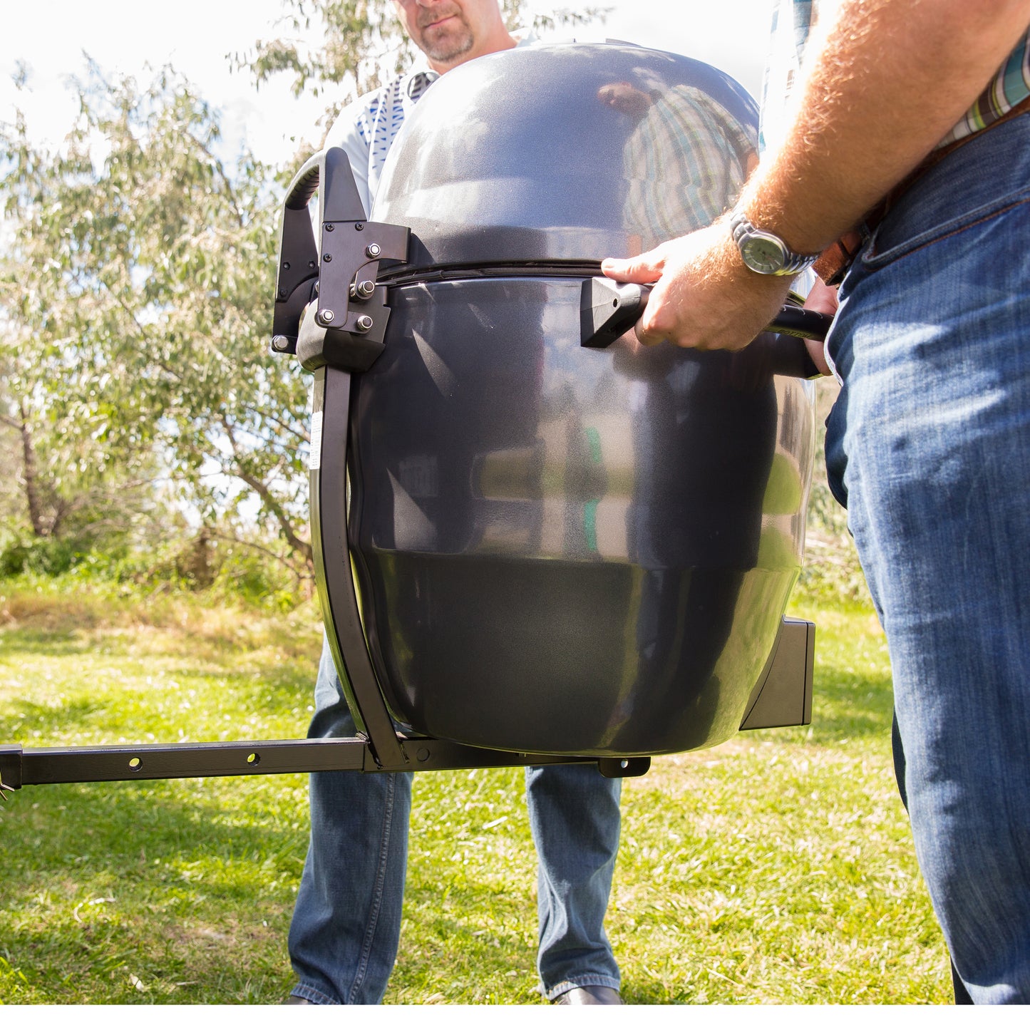 Broil King Keg - Attache pour transporter barbecue au charbon Keg