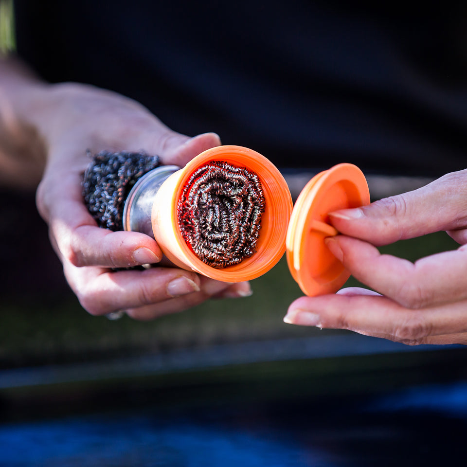 Eno - Support pour boule de nettoyage acier inoxydable avec 3 boule d'acier inoxydable